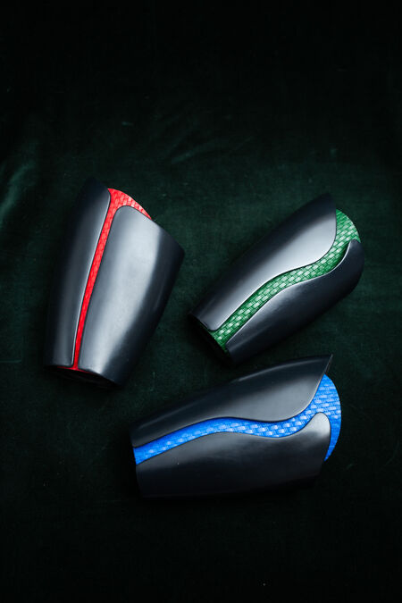 Armschützer aus Kunststoff „Futura“ für den Schwertkampf im HEMA-Stil