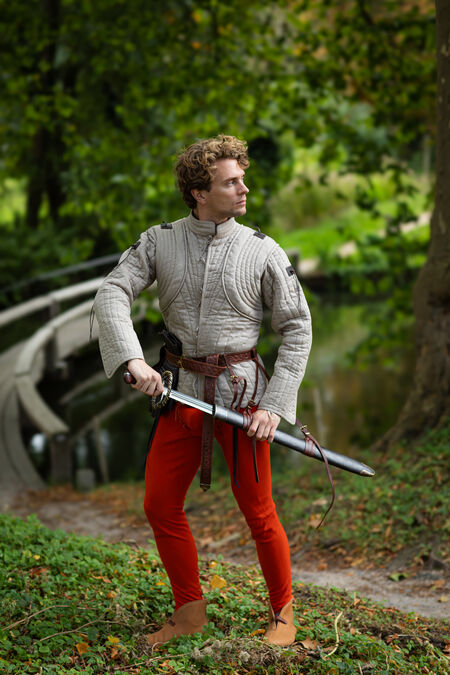 Kurzer Mittelalter Gambeson mit Jakobsmuscheln „Heckenritter“ SCA WMA Rüstungsjacke